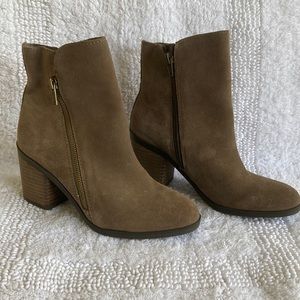 Crown Vintage Suede Leather Ankle Boots-6M